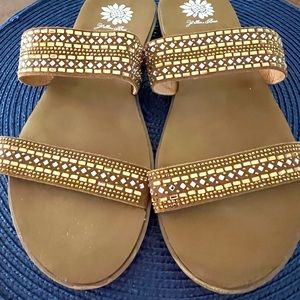 New without tags Yellow box gold embellished slides